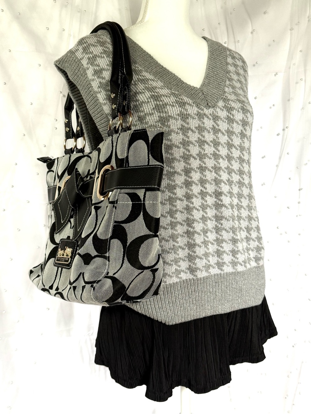Abercrombie & Fitch Grey Houndstooth V-Neck Oversized Sweater Vest